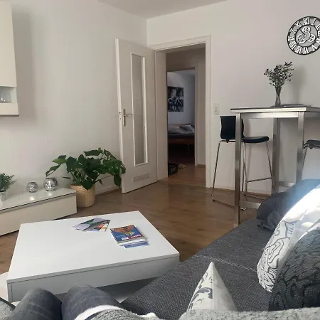 Apartment Grosse Moderne Ferienwohnung, Zentrale Ruhige Lage *